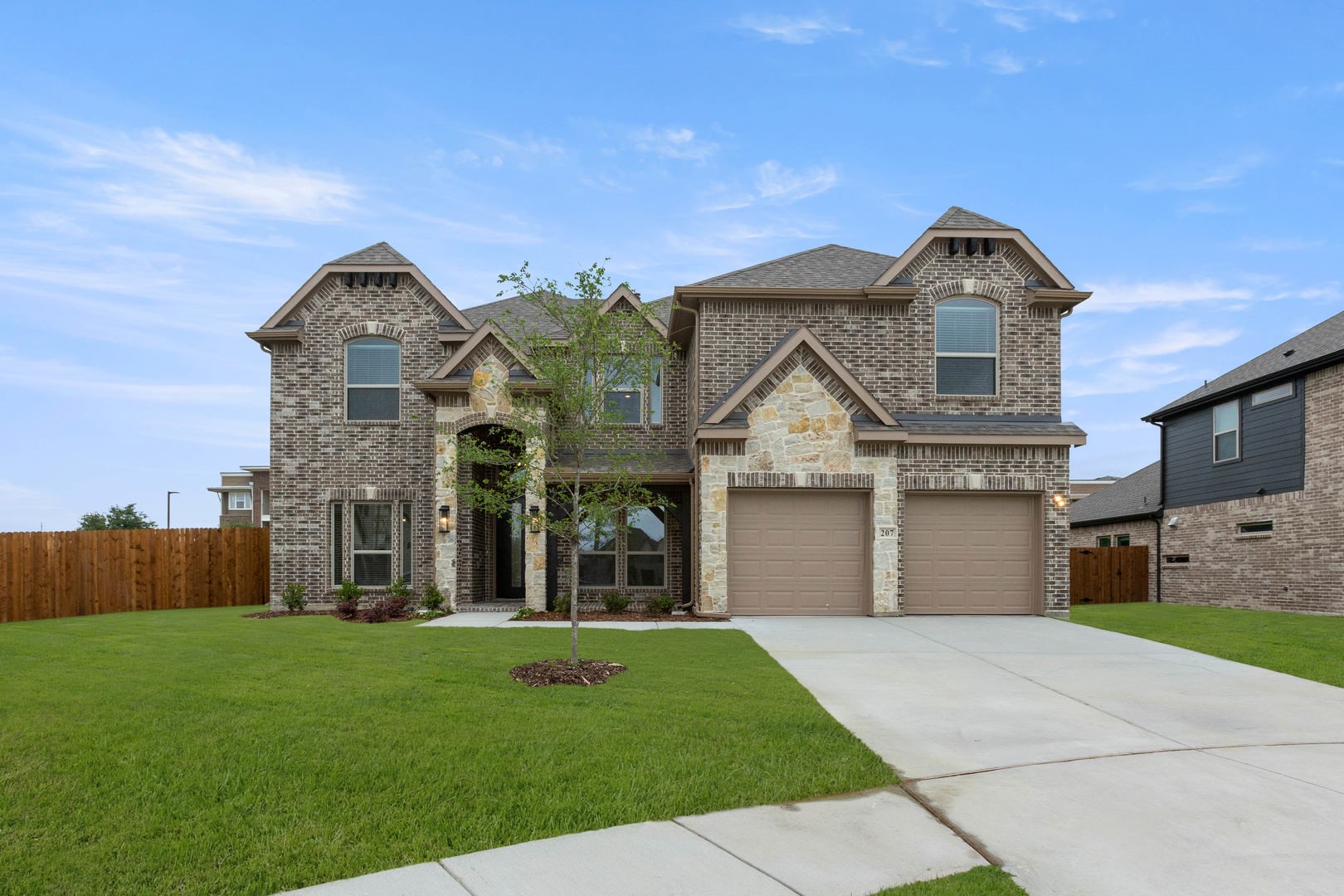 207 Tradd Street Glenn Heights TX 75154