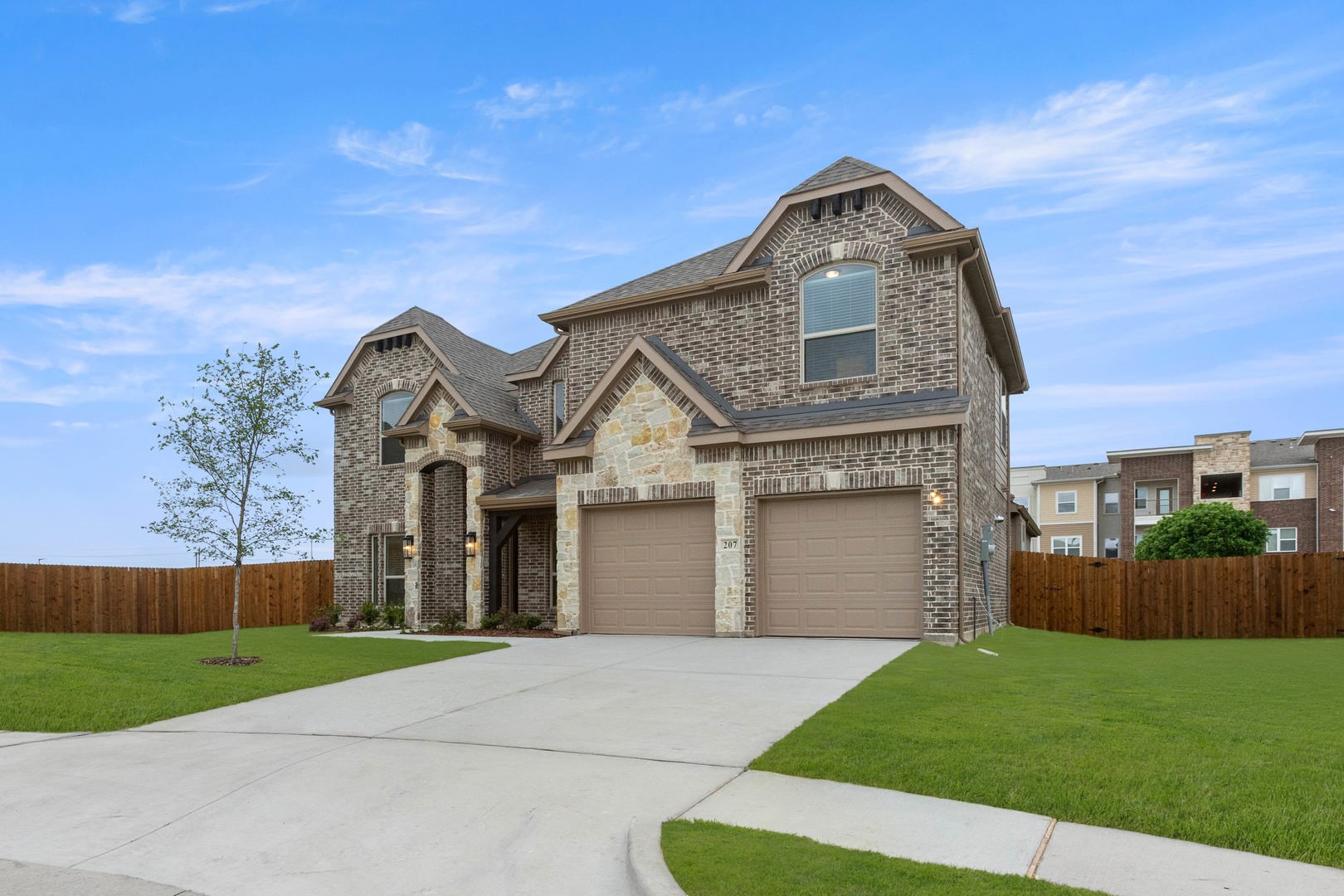 207 Tradd Street Glenn Heights TX 75154