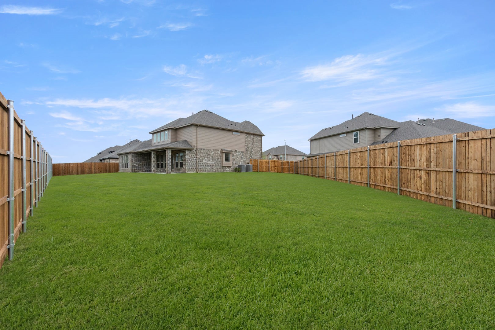 207 Tradd Street Glenn Heights TX 75154