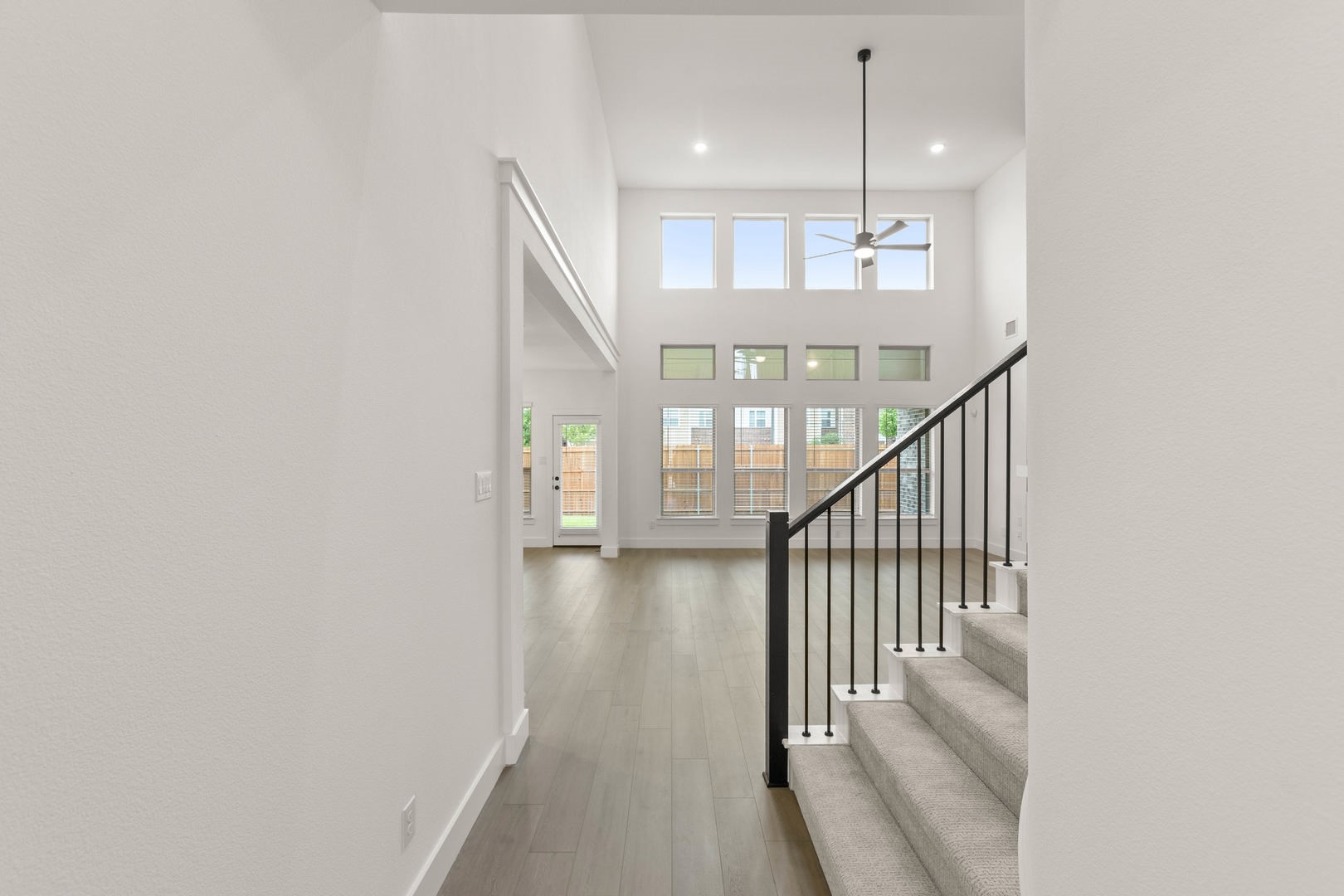 207 Tradd Street Glenn Heights TX 75154