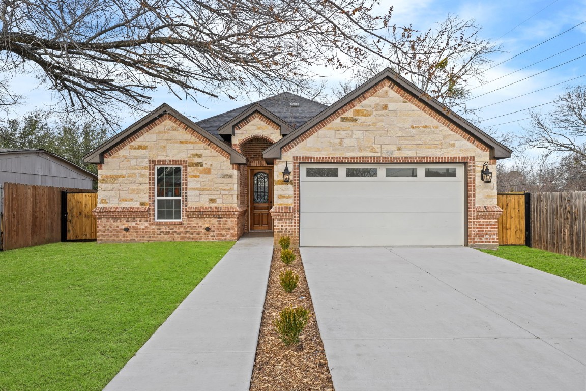 1004 S Sargent Street Fort Worth TX 76105