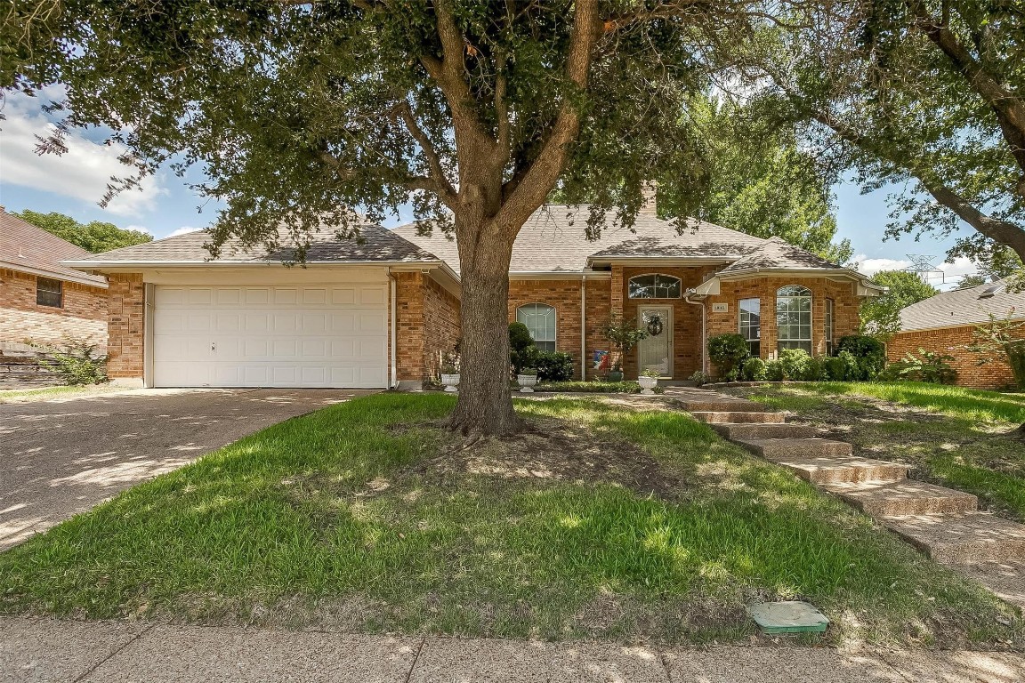 10162 Meadowcrest Drive Benbrook TX 76126
