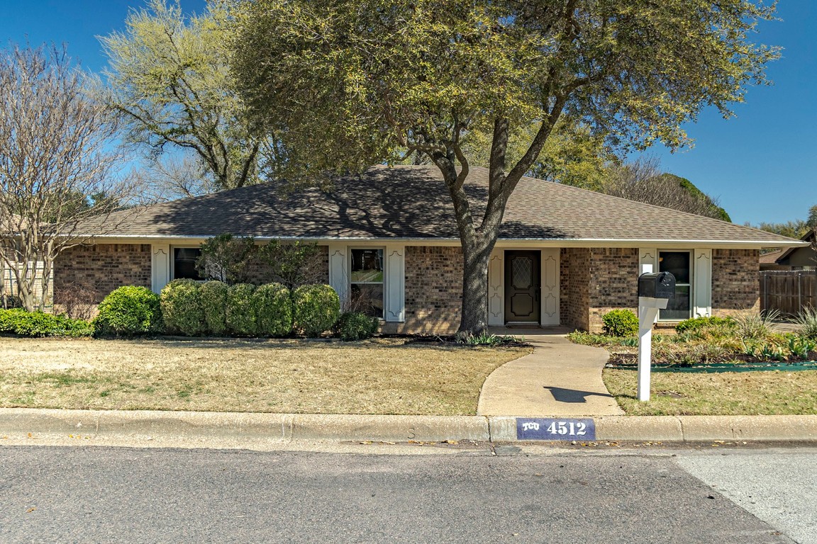4512 Quail Hollow Court Fort Worth TX 76133