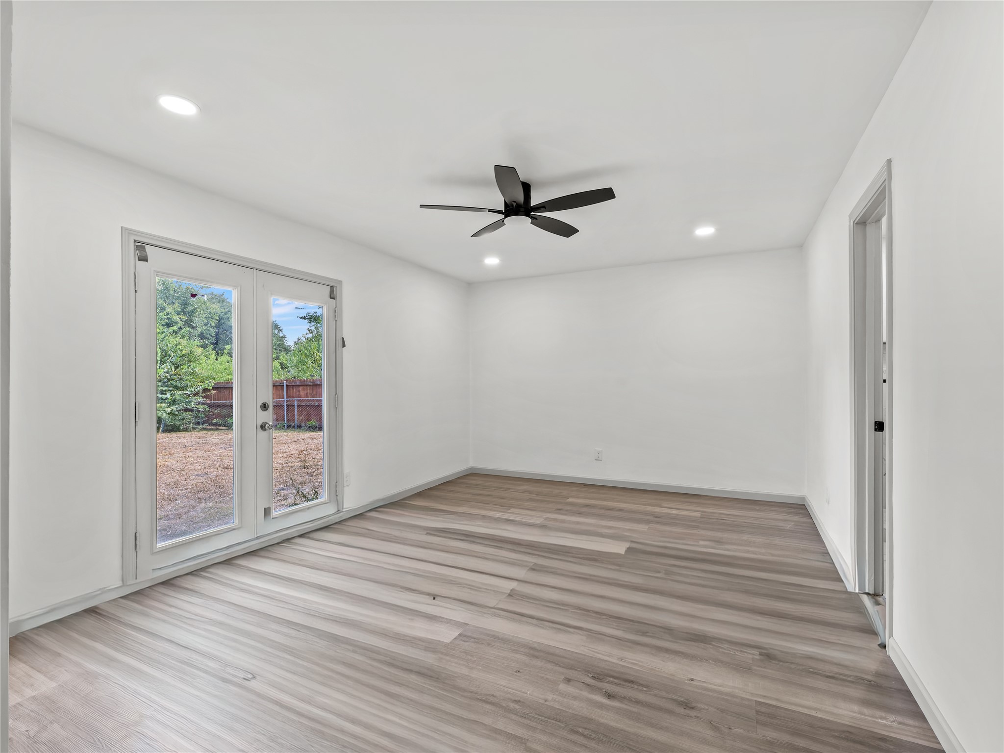 326 Bluebonnet Trail Garland TX 75043