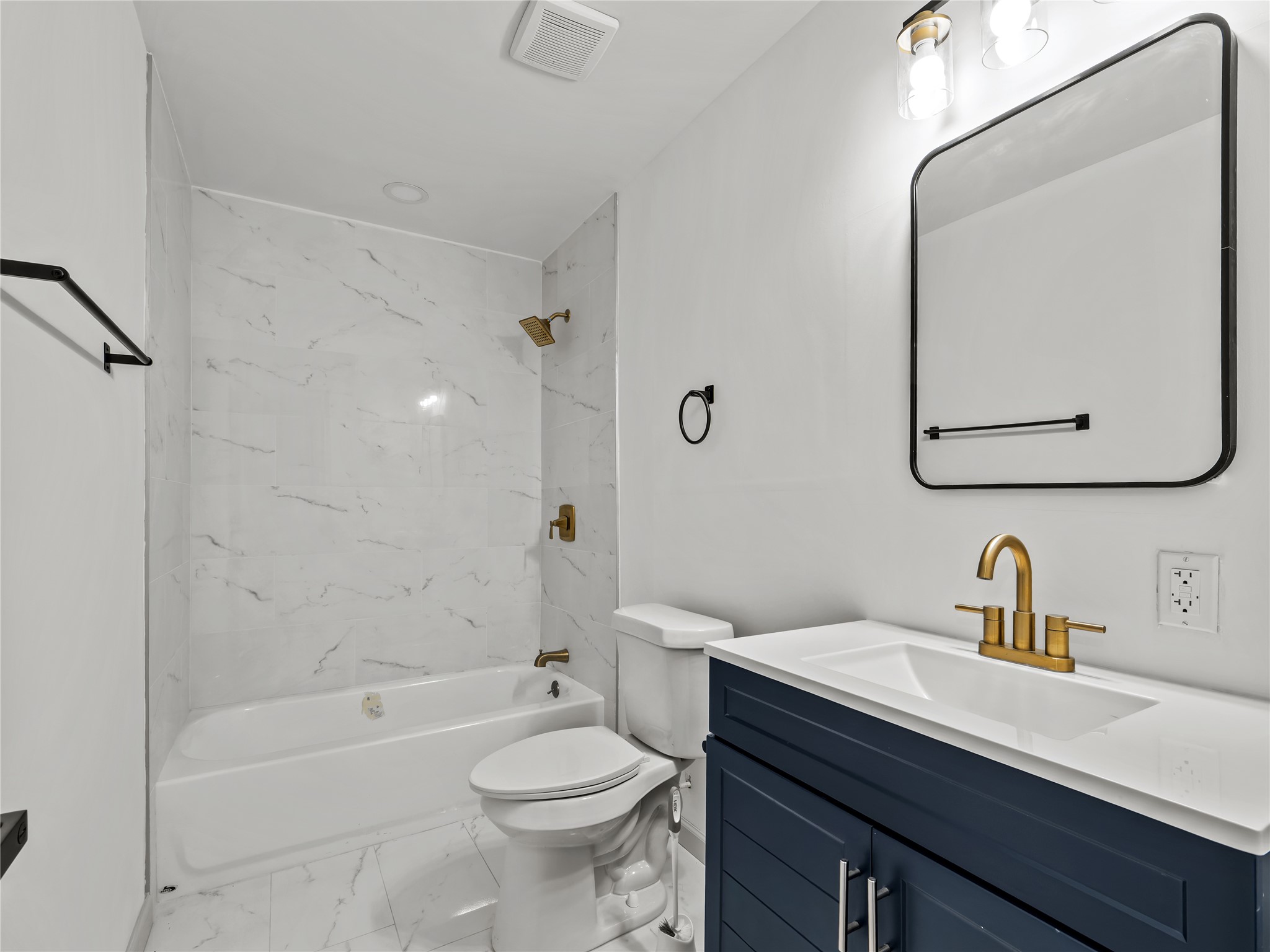 326 Bluebonnet Trail Garland TX 75043