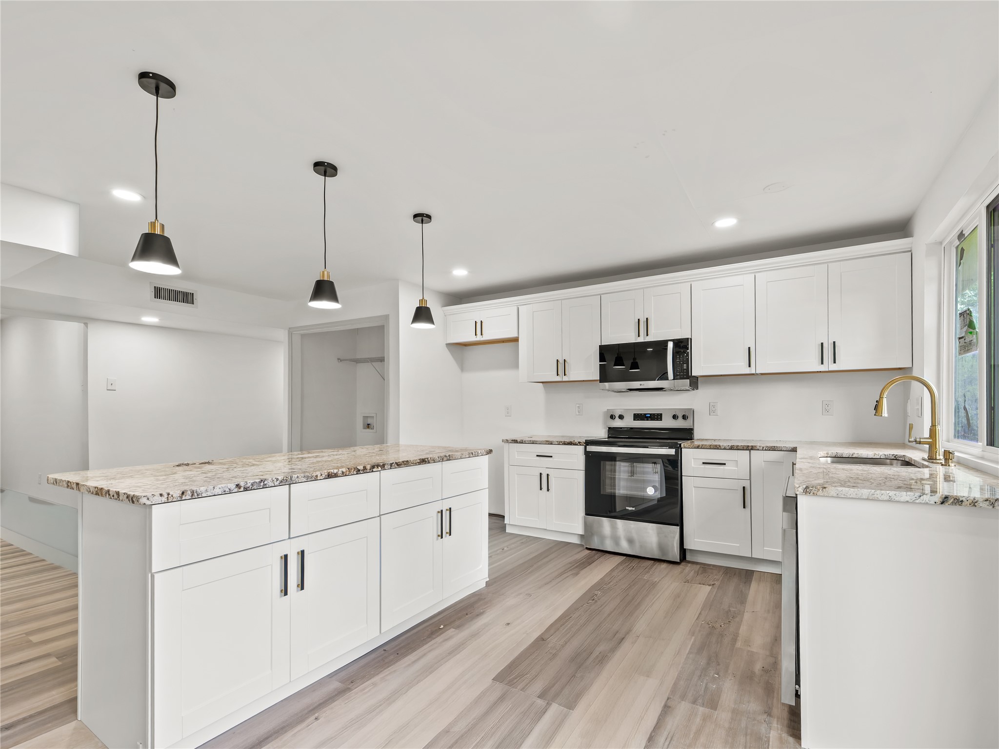 326 Bluebonnet Trail Garland TX 75043
