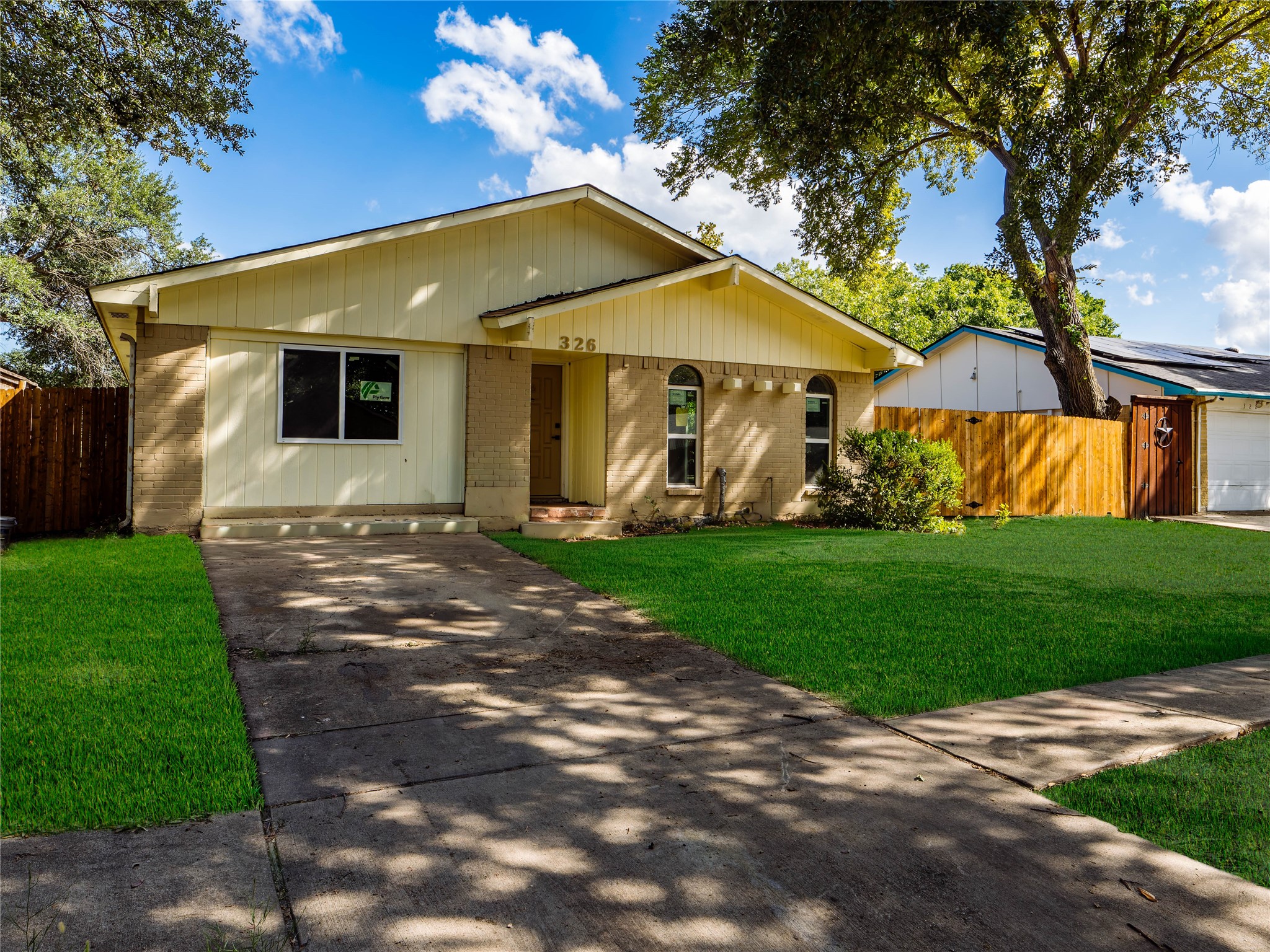 326 Bluebonnet Trail Garland TX 75043