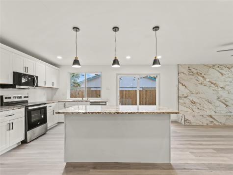 326 Bluebonnet Trail Garland TX 75043