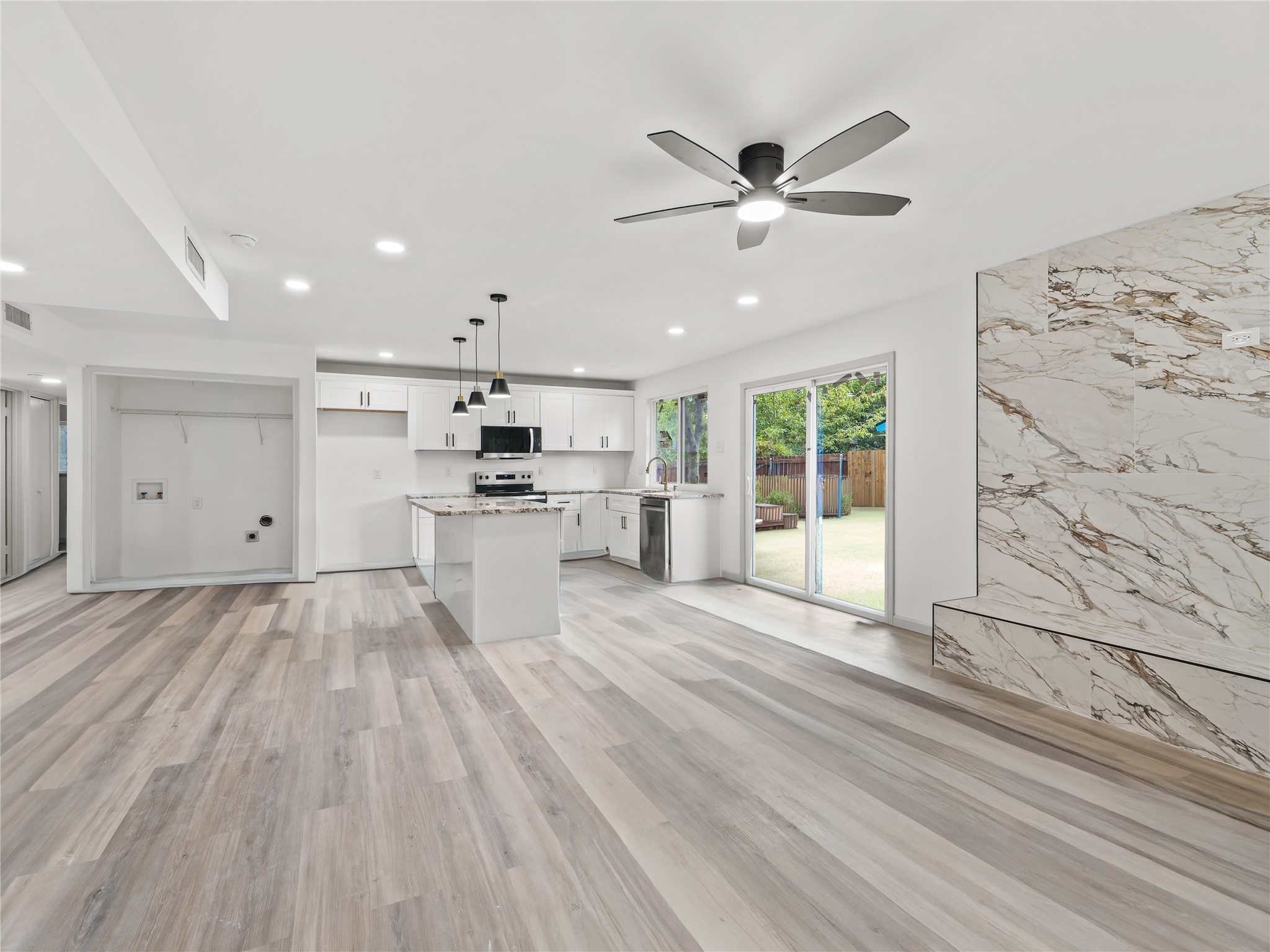 326 Bluebonnet Trail Garland TX 75043