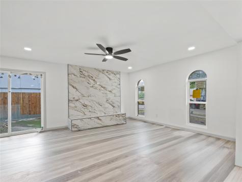 326 Bluebonnet Trail Garland TX 75043