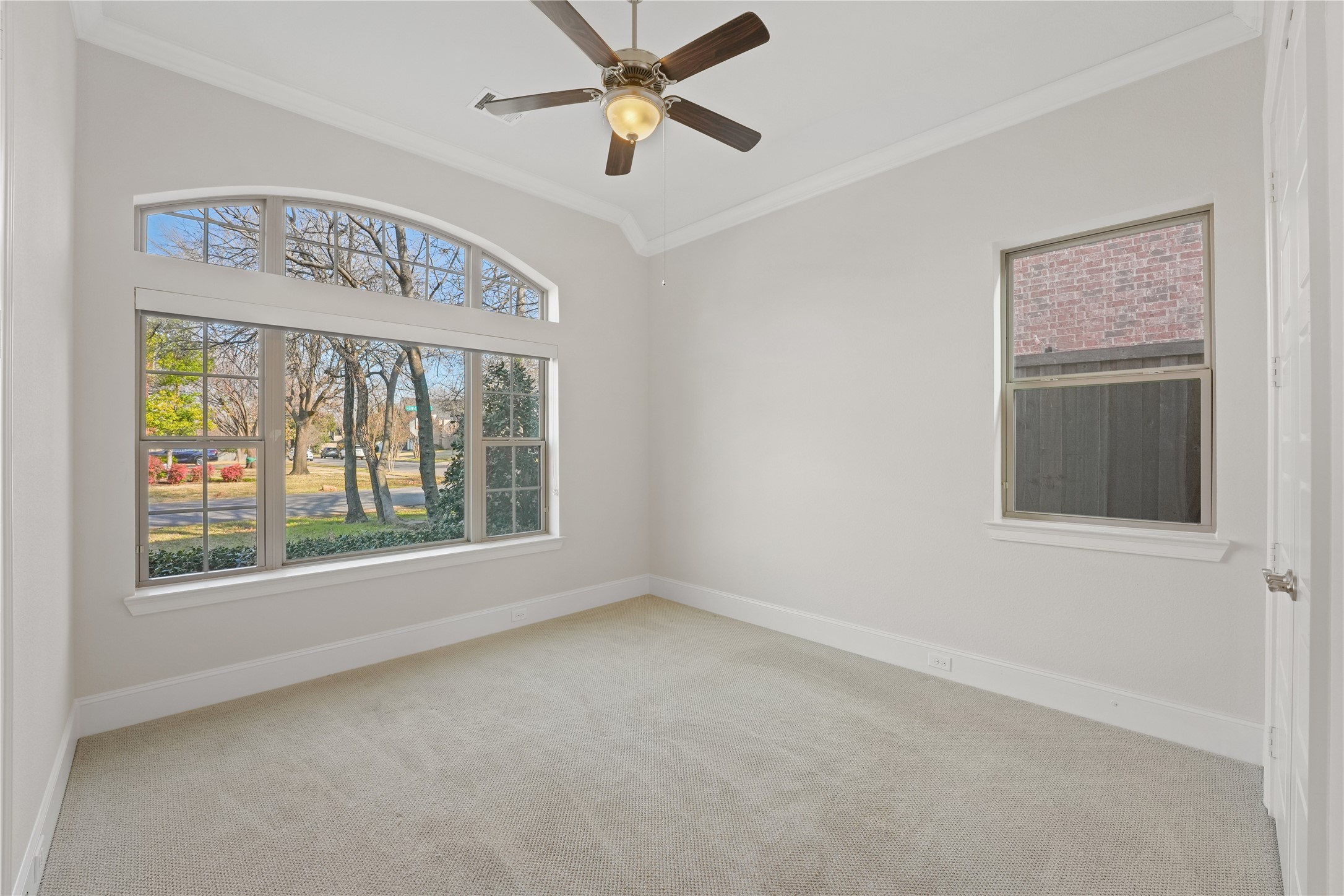 4026 N Cresthaven Road Dallas TX 75209