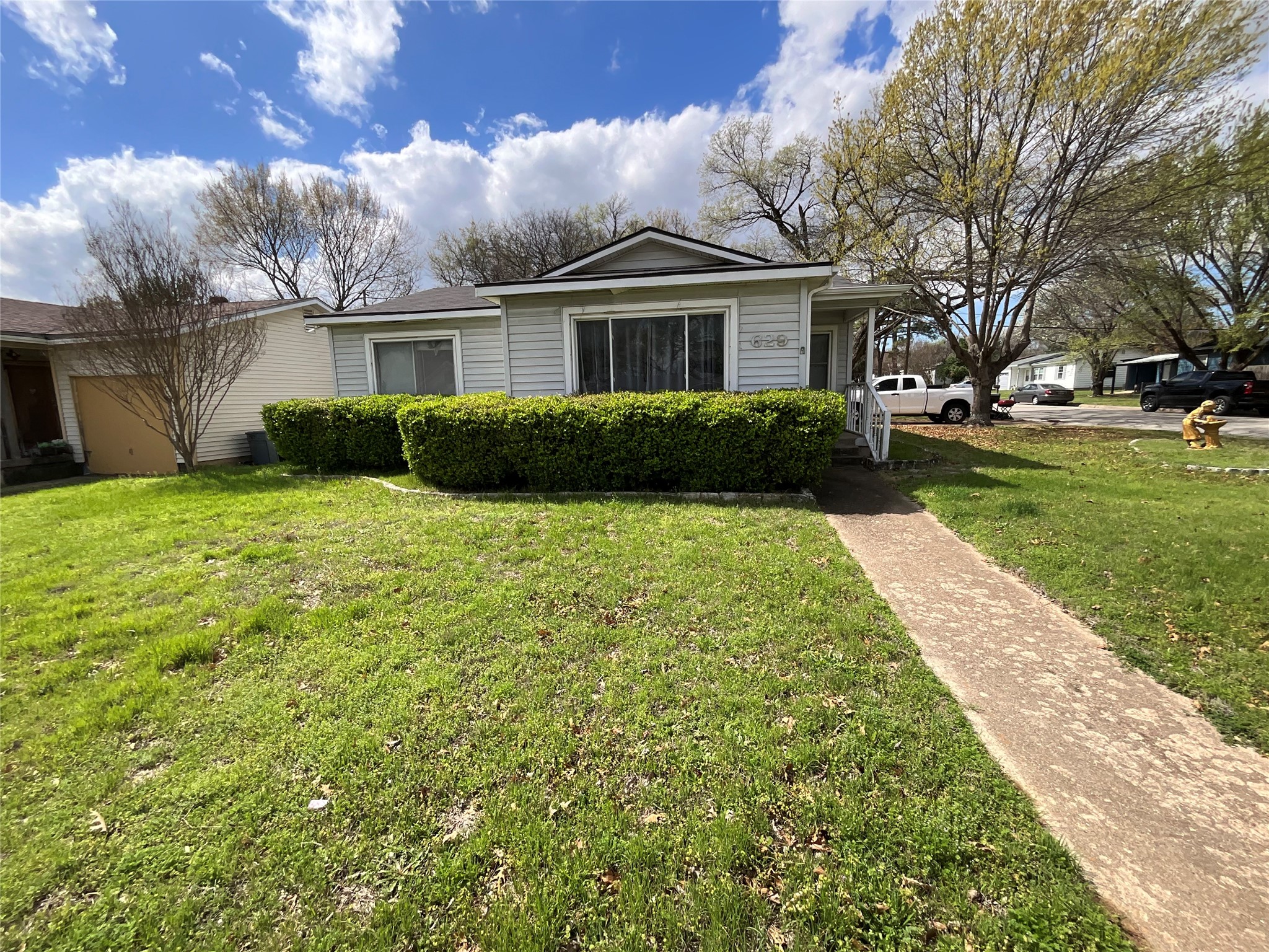 629 Harrison Lane Hurst TX 76053