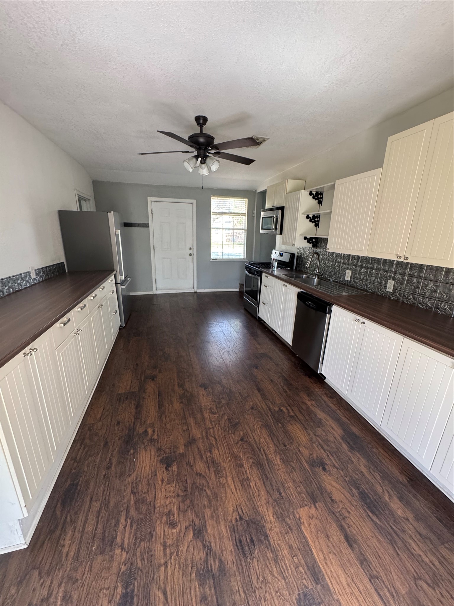629 Harrison Lane Hurst TX 76053