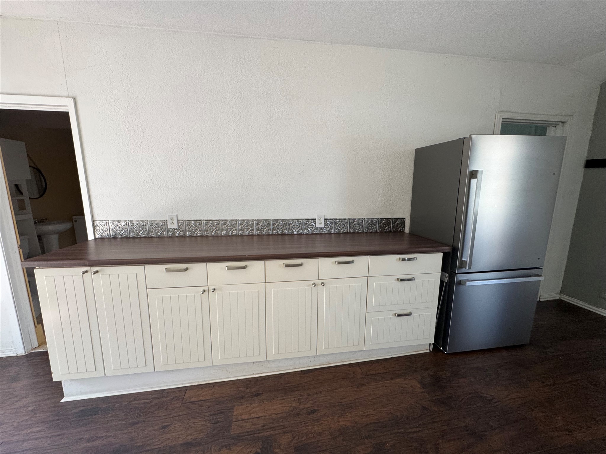 629 Harrison Lane Hurst TX 76053