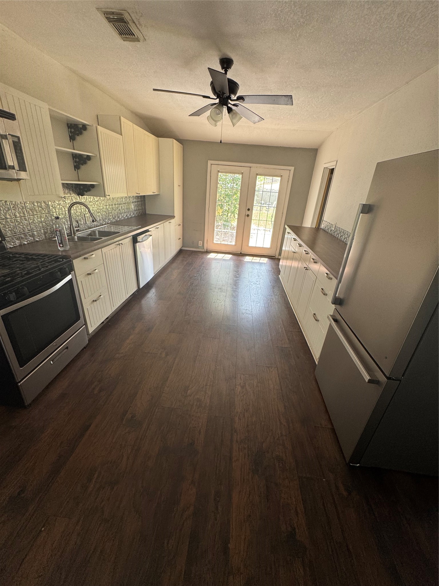 629 Harrison Lane Hurst TX 76053