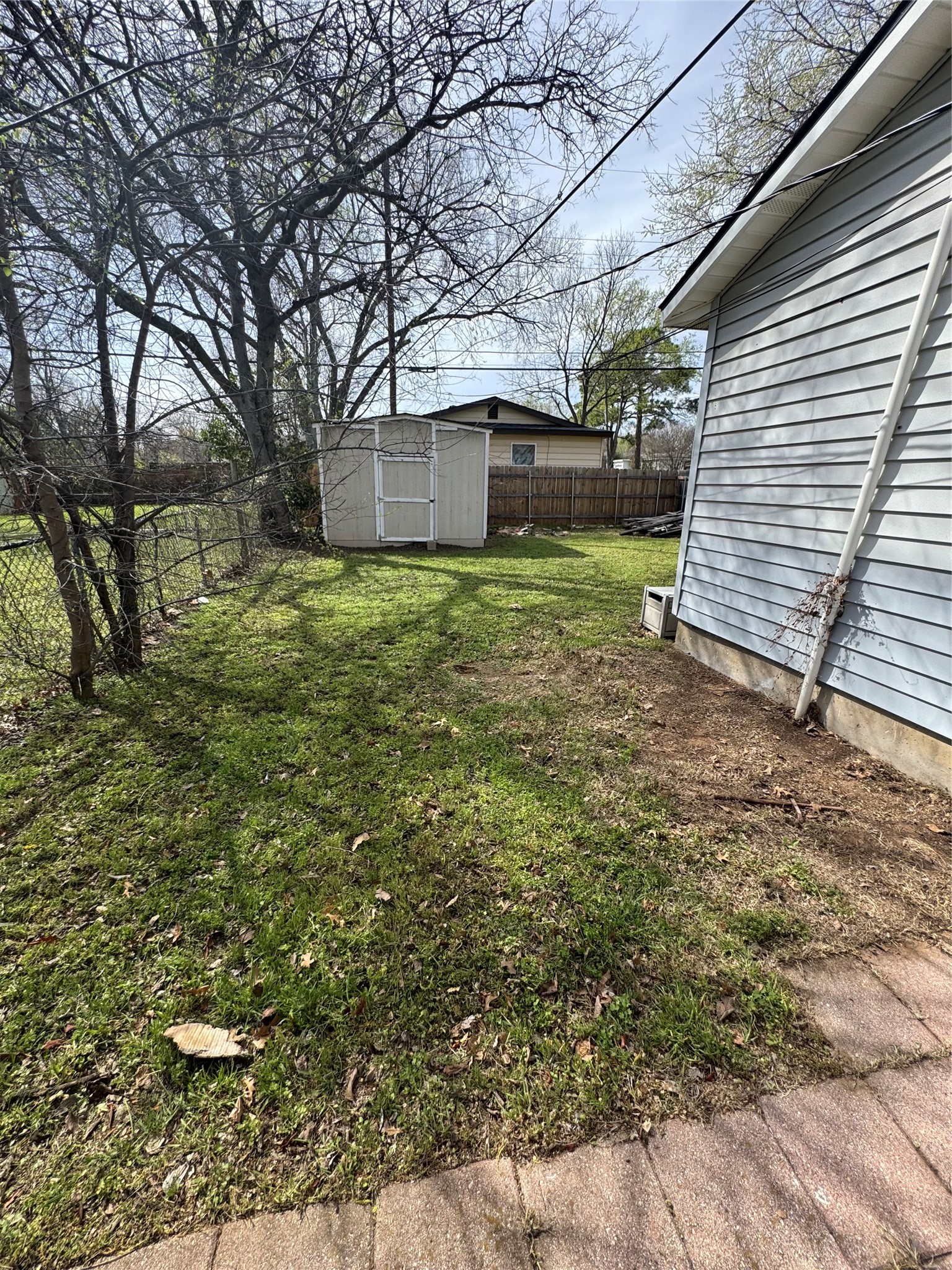 629 Harrison Lane Hurst TX 76053