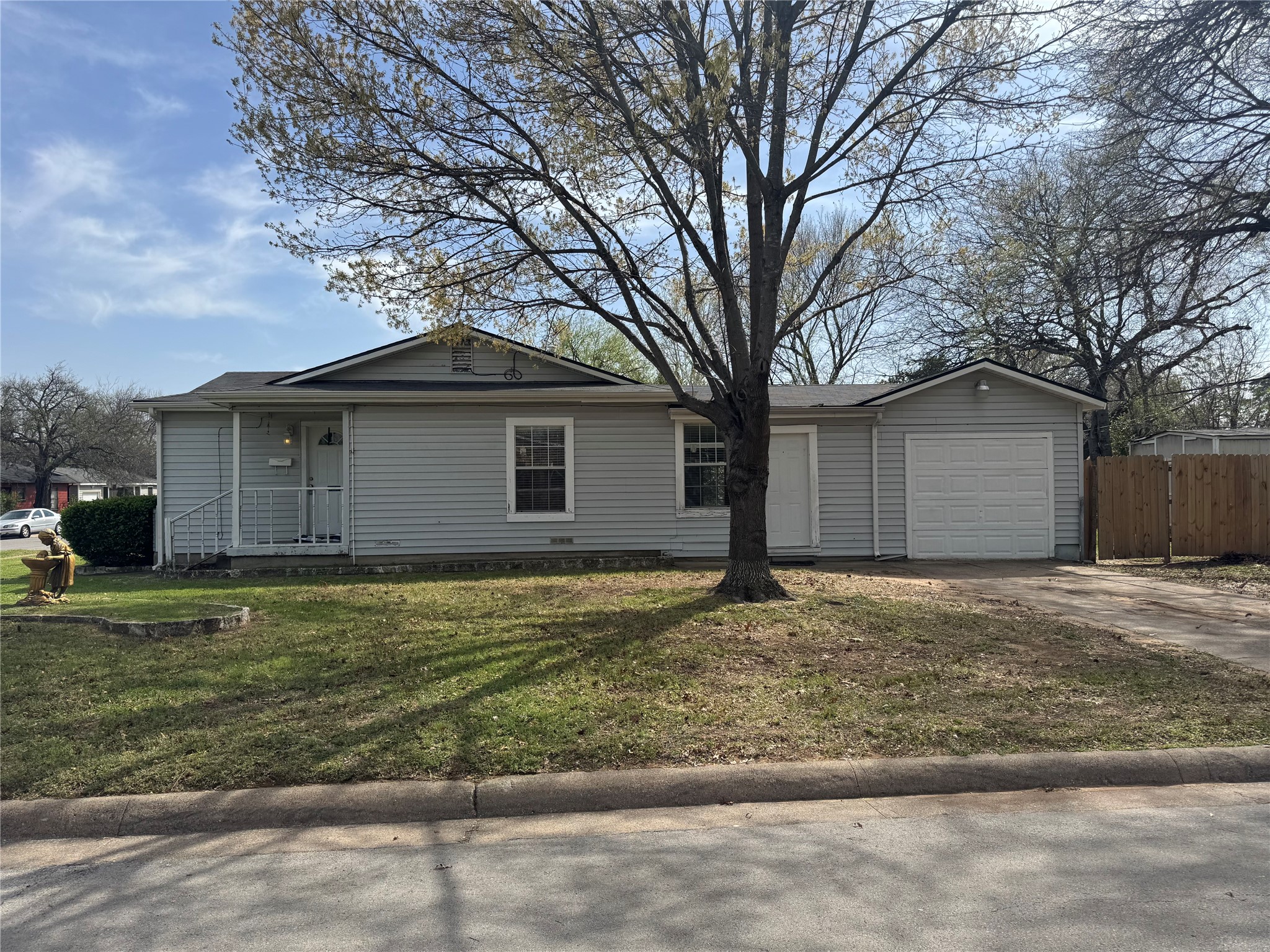 629 Harrison Lane Hurst TX 76053