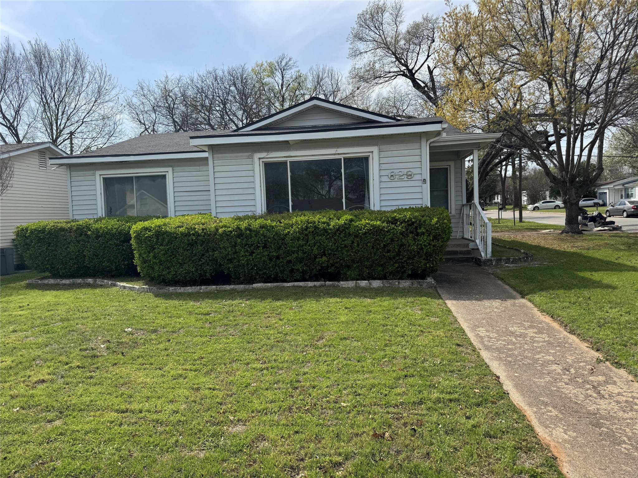 629 Harrison Lane Hurst TX 76053