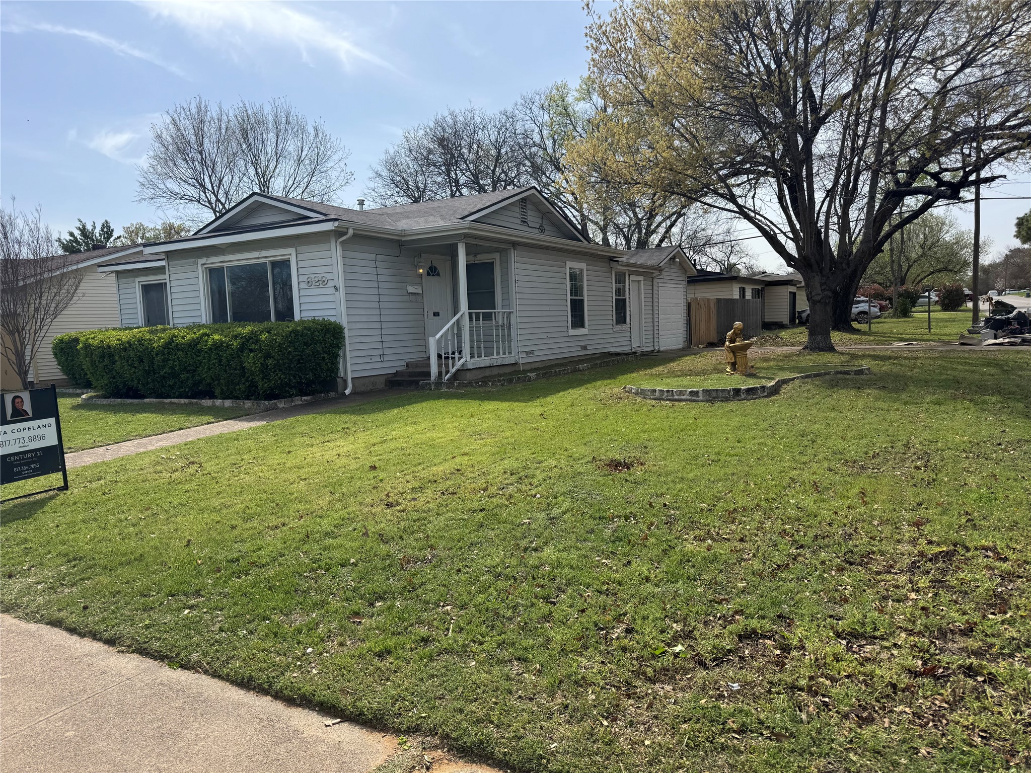 629 Harrison Lane Hurst TX 76053