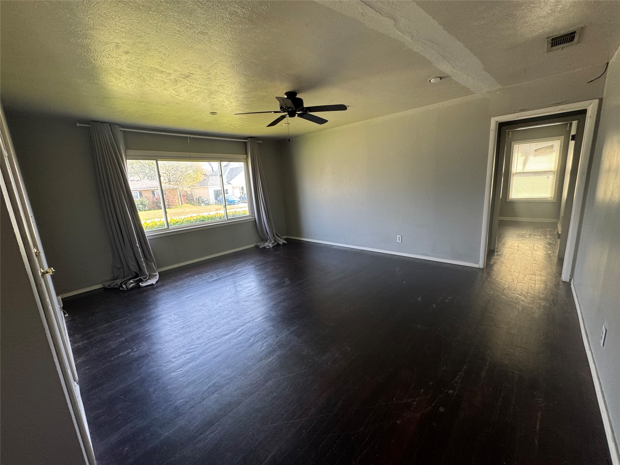 629 Harrison Lane Hurst TX 76053