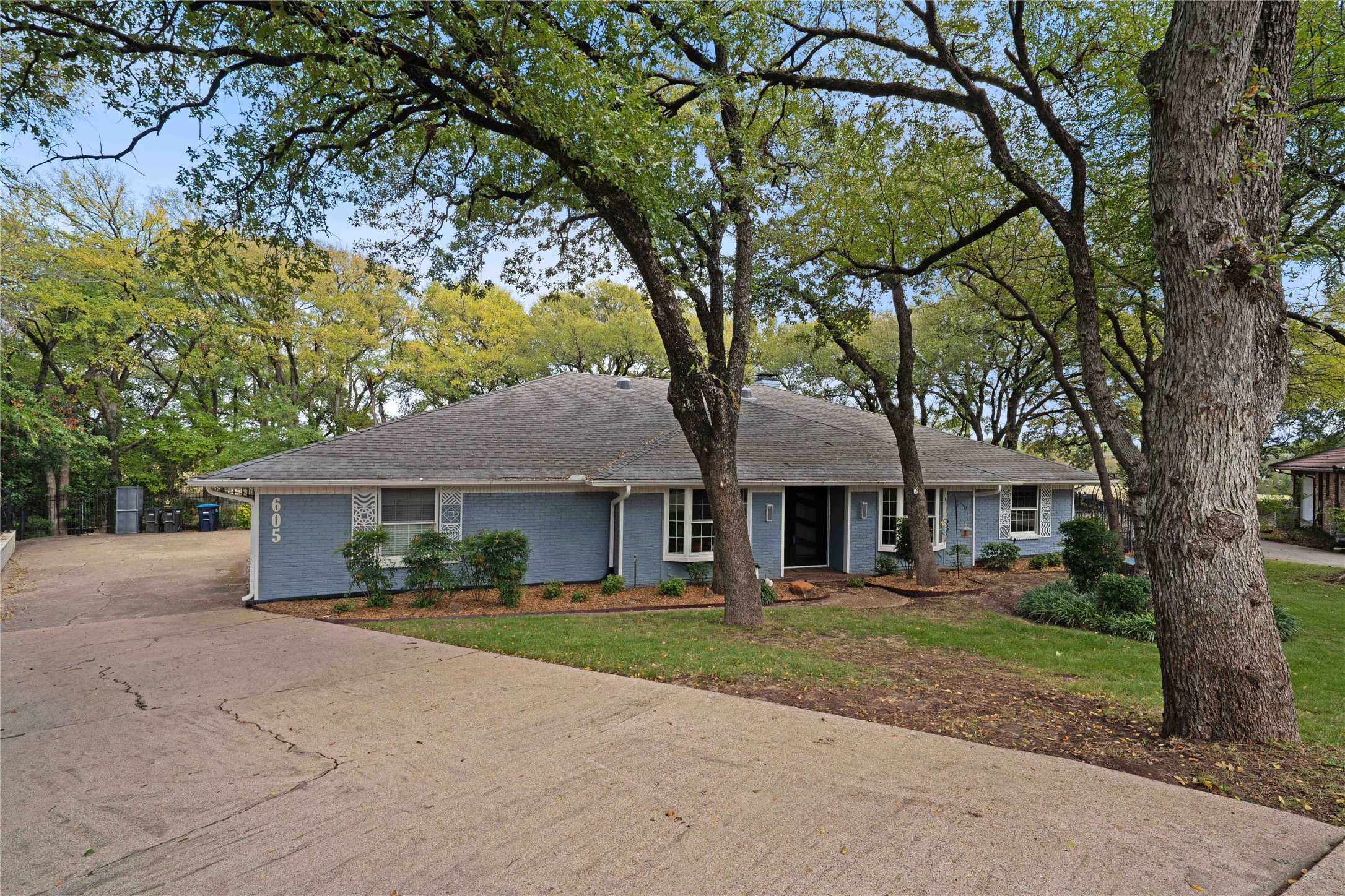 605 Highwoods Trail Fort Worth TX 76112