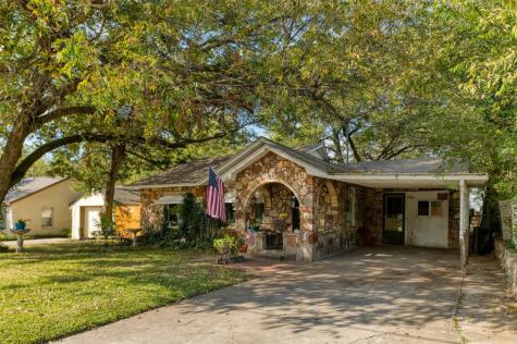 1617 Yale Street River Oaks TX 76114