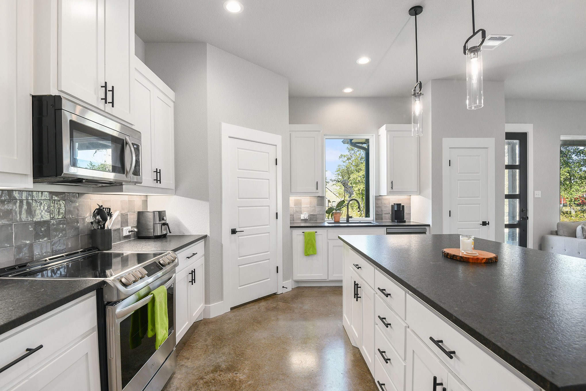 811 County Road 3451 Paradise TX 76073