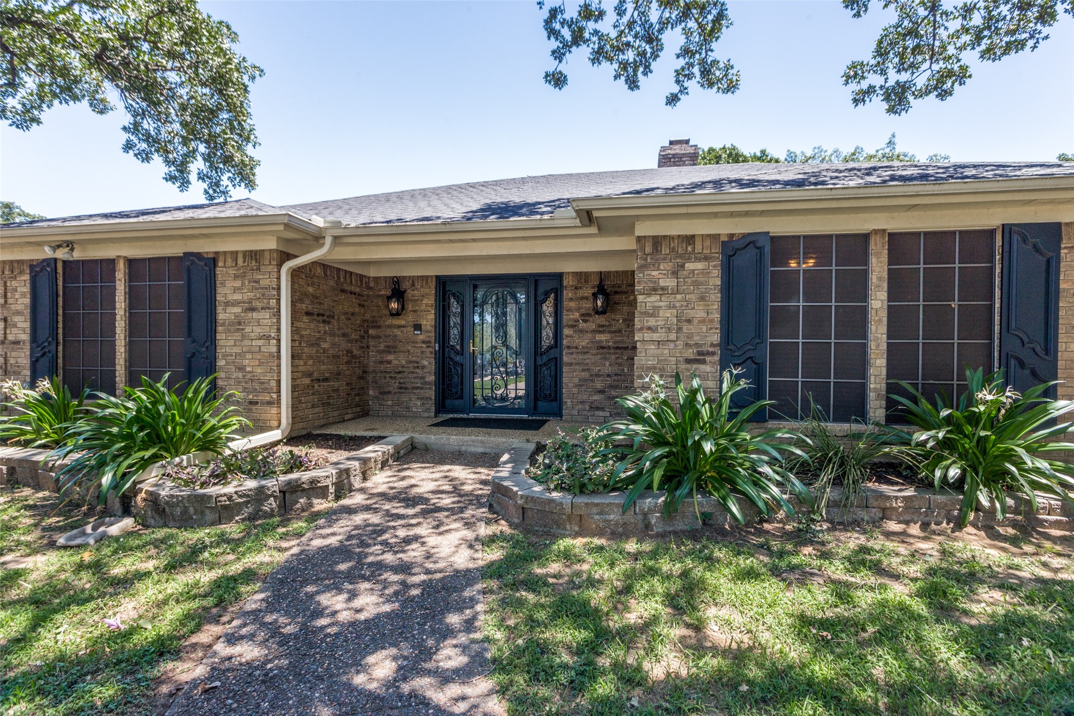 801 Larkspur Lane Fort Worth TX 76112