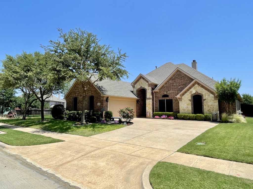 8403 Pecan Creek Drive Arlington TX 76001