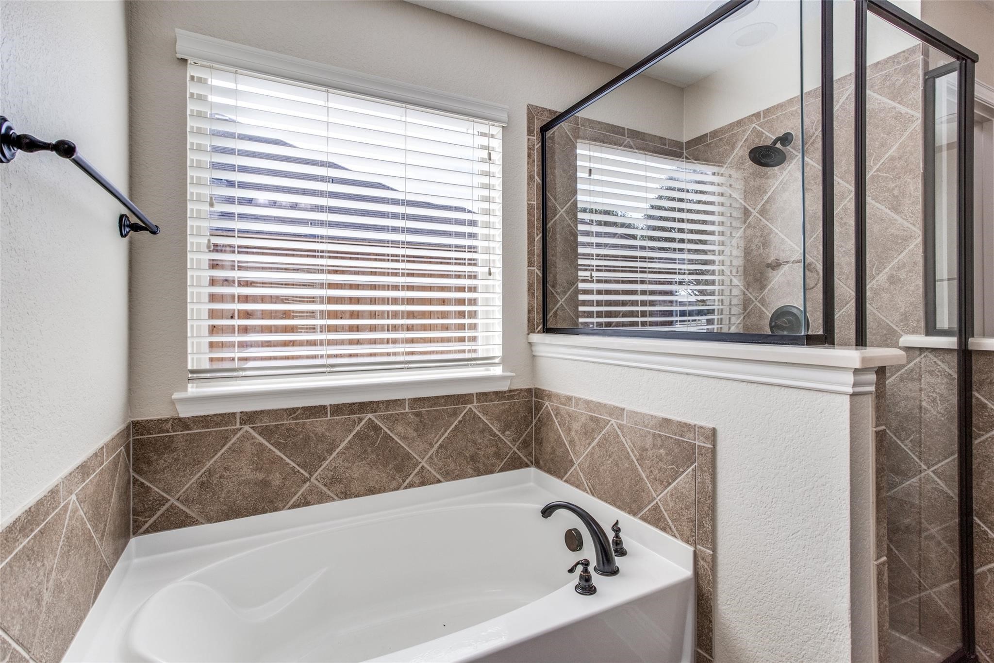 3017 Carlton Parkway Waxahachie TX 75165