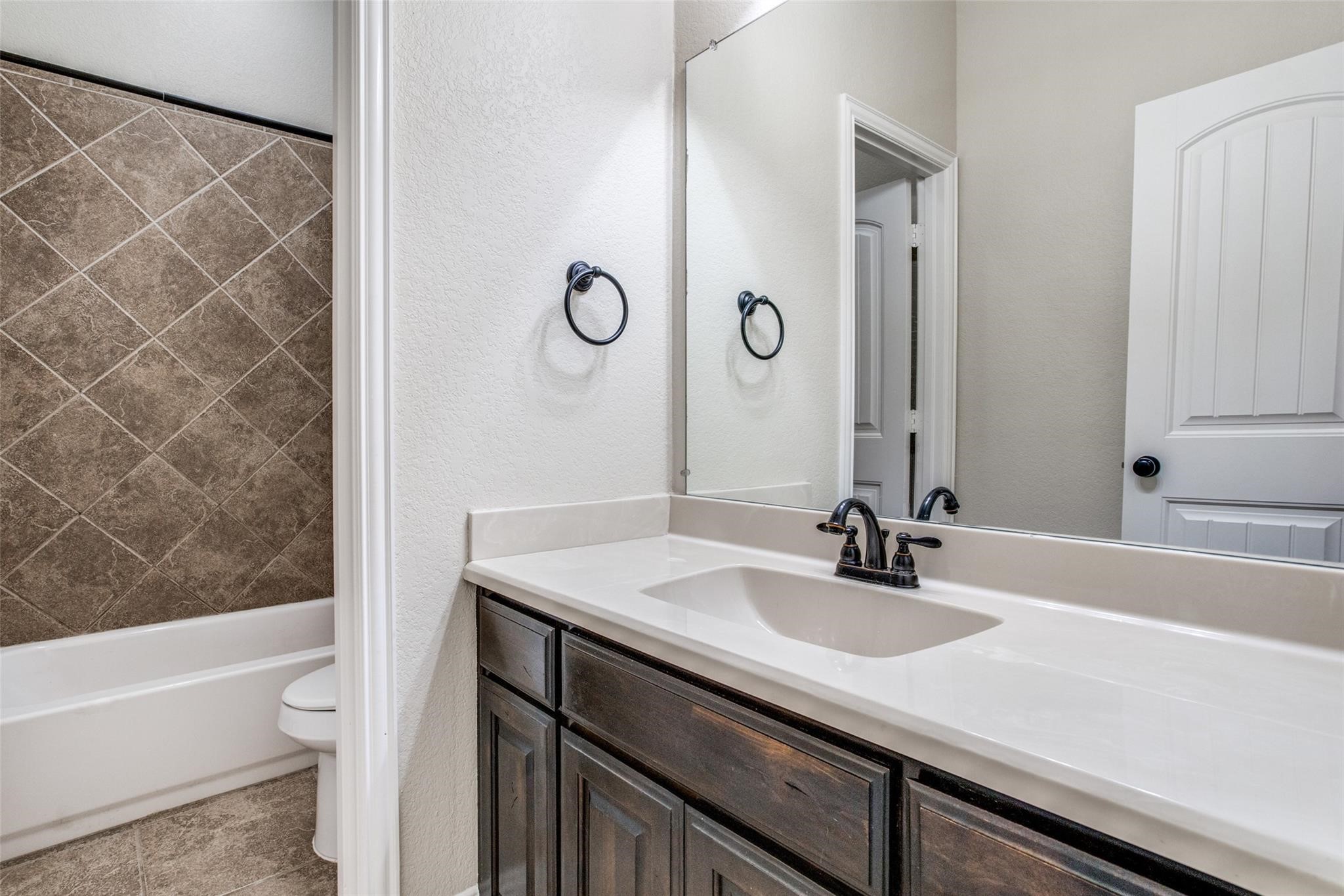 3017 Carlton Parkway Waxahachie TX 75165
