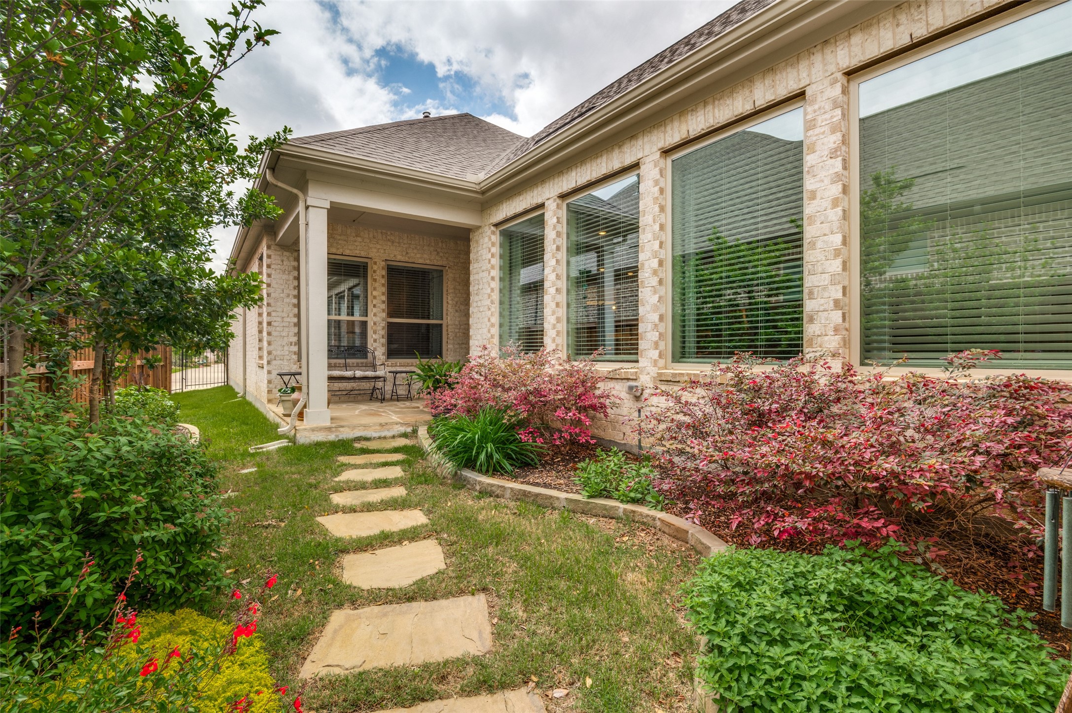 4810 Emerald Grove Arlington TX 76005