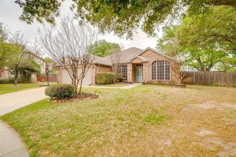 501 Oakbrook Drive Burleson TX 76028