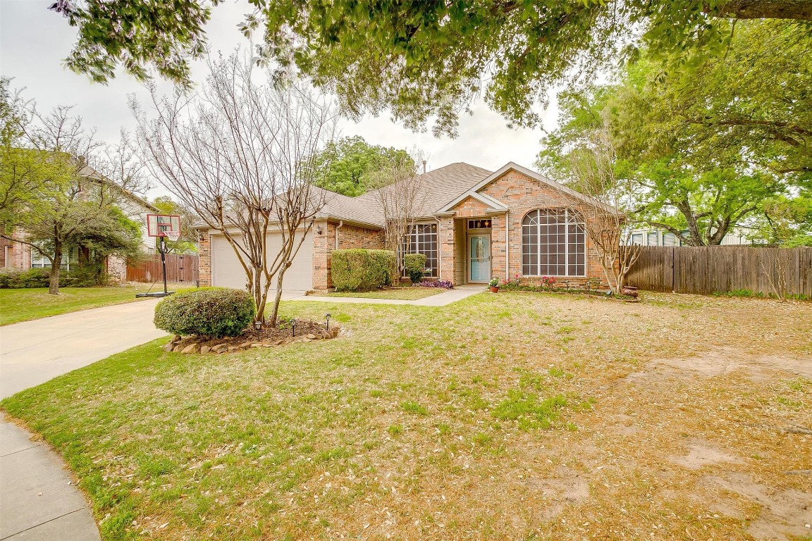 501 Oakbrook Drive Burleson TX 76028