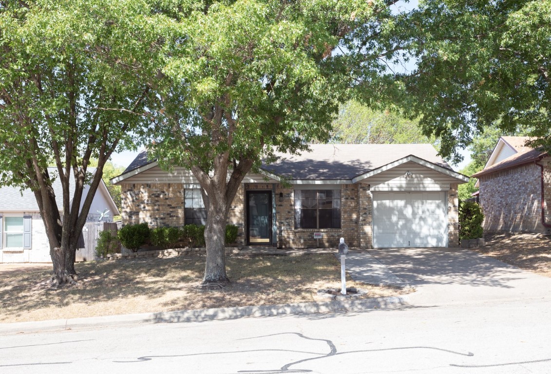 109 N Buffalo Grove Road Fort Worth TX 76108