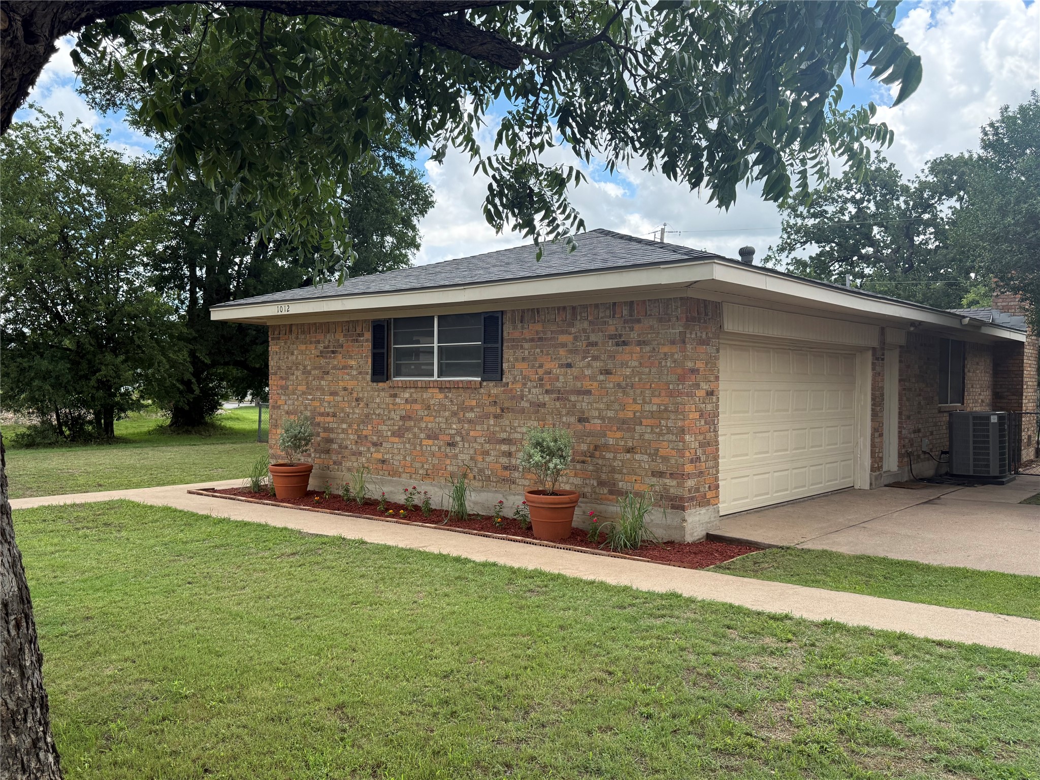 1012 Holden Street Glen Rose TX 76043