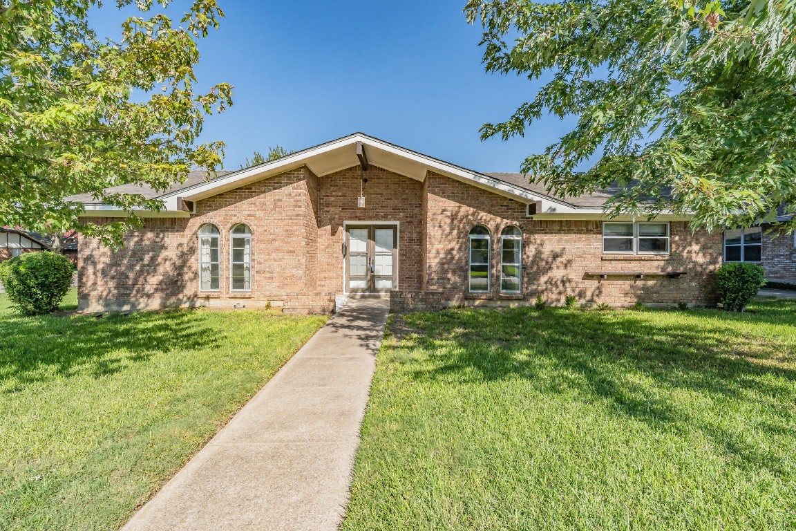1911 Moody Court Arlington TX 76012