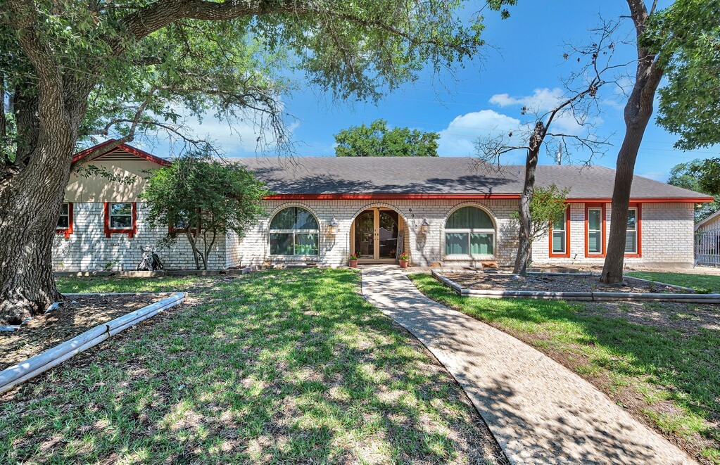 9915 Burgundy Lane Woodway TX 76712