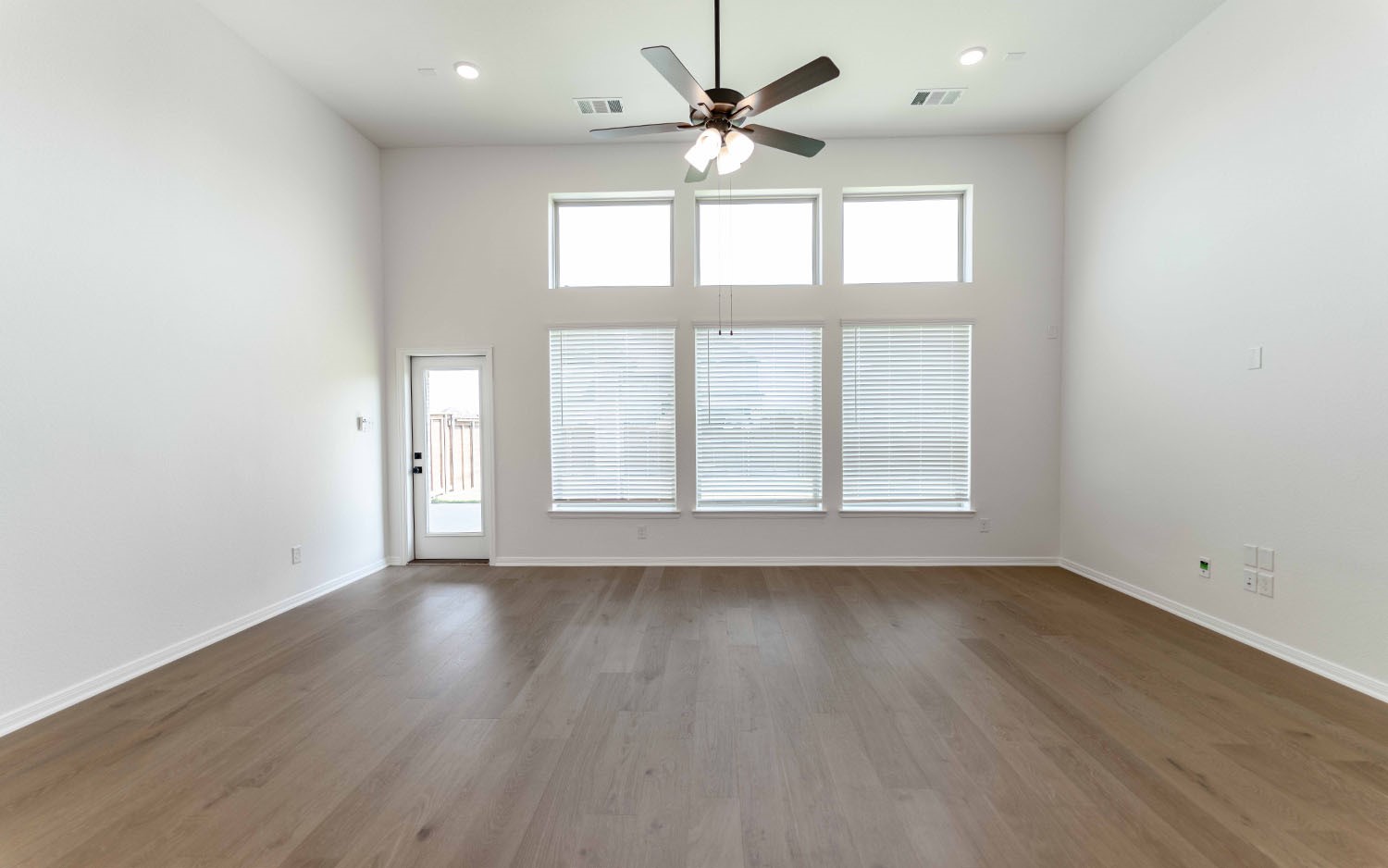 1713 Blossom Trail Mesquite TX 75181