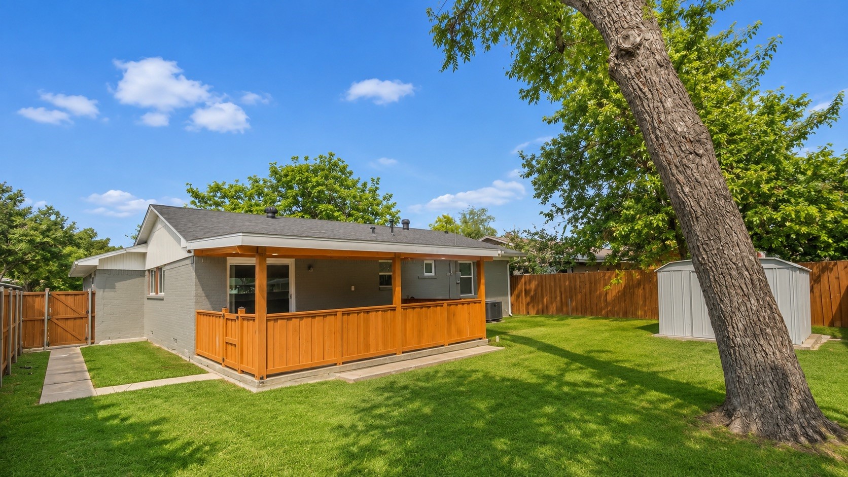 3228 Millmar Drive Dallas TX 75228