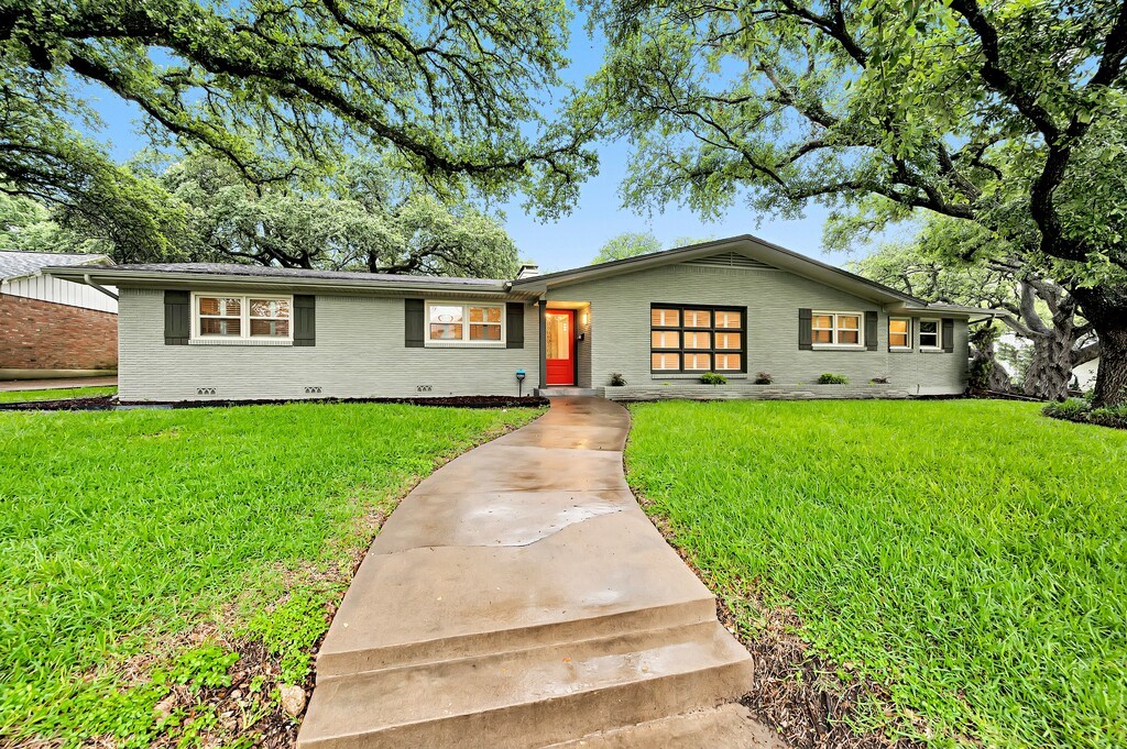 2216 Wooded Acres Drive Waco TX 76710