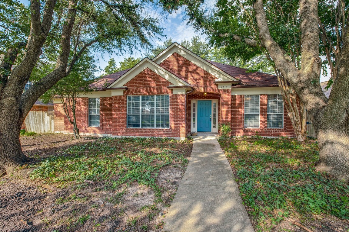 1213 Woodthorpe Drive Mesquite TX 75181