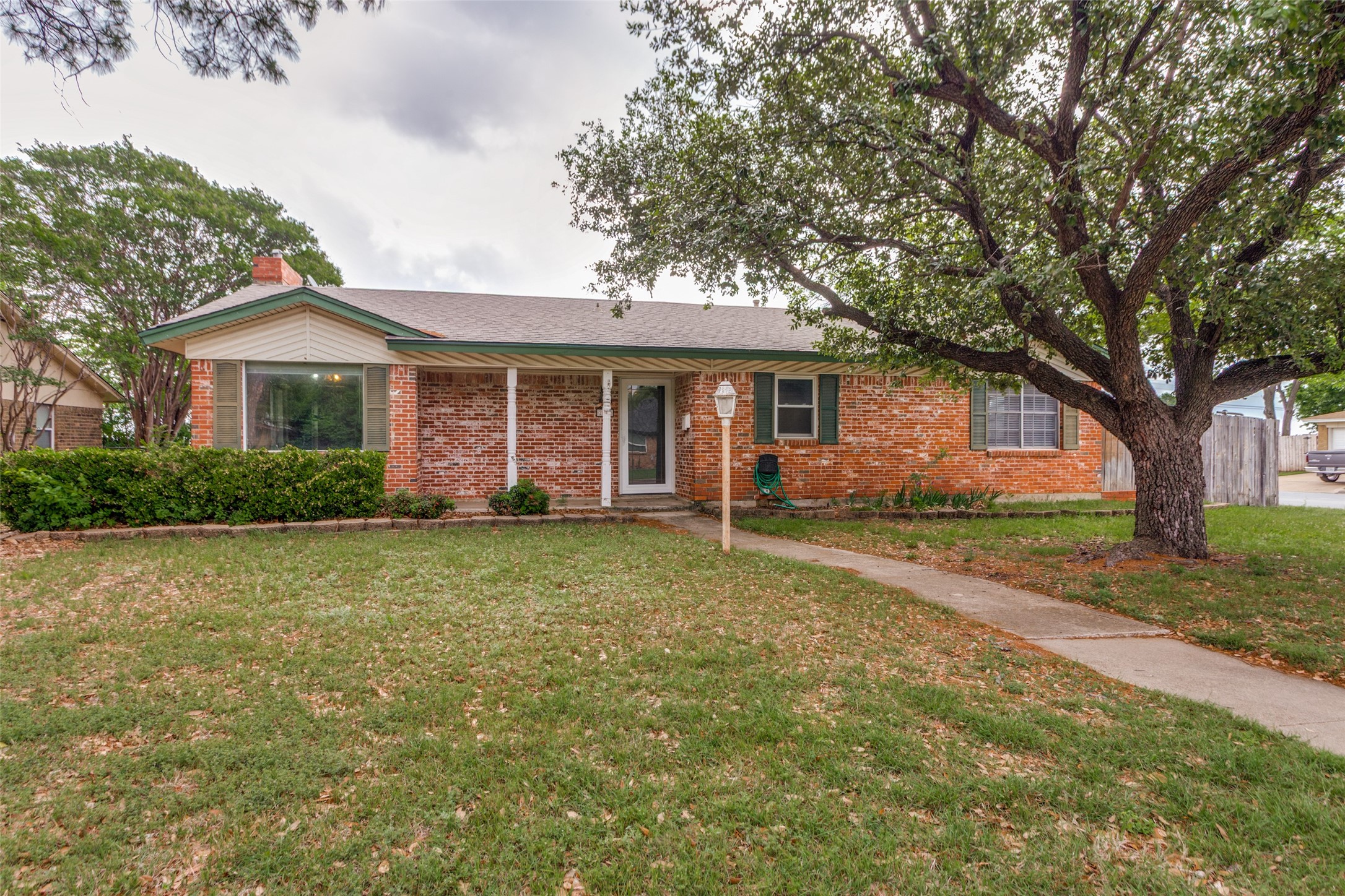 209 Teeter Drive Crowley TX 76036