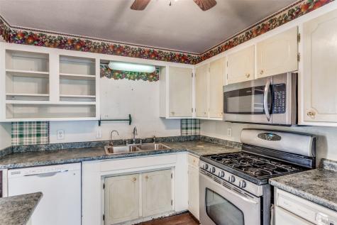 209 Teeter Drive Crowley TX 76036