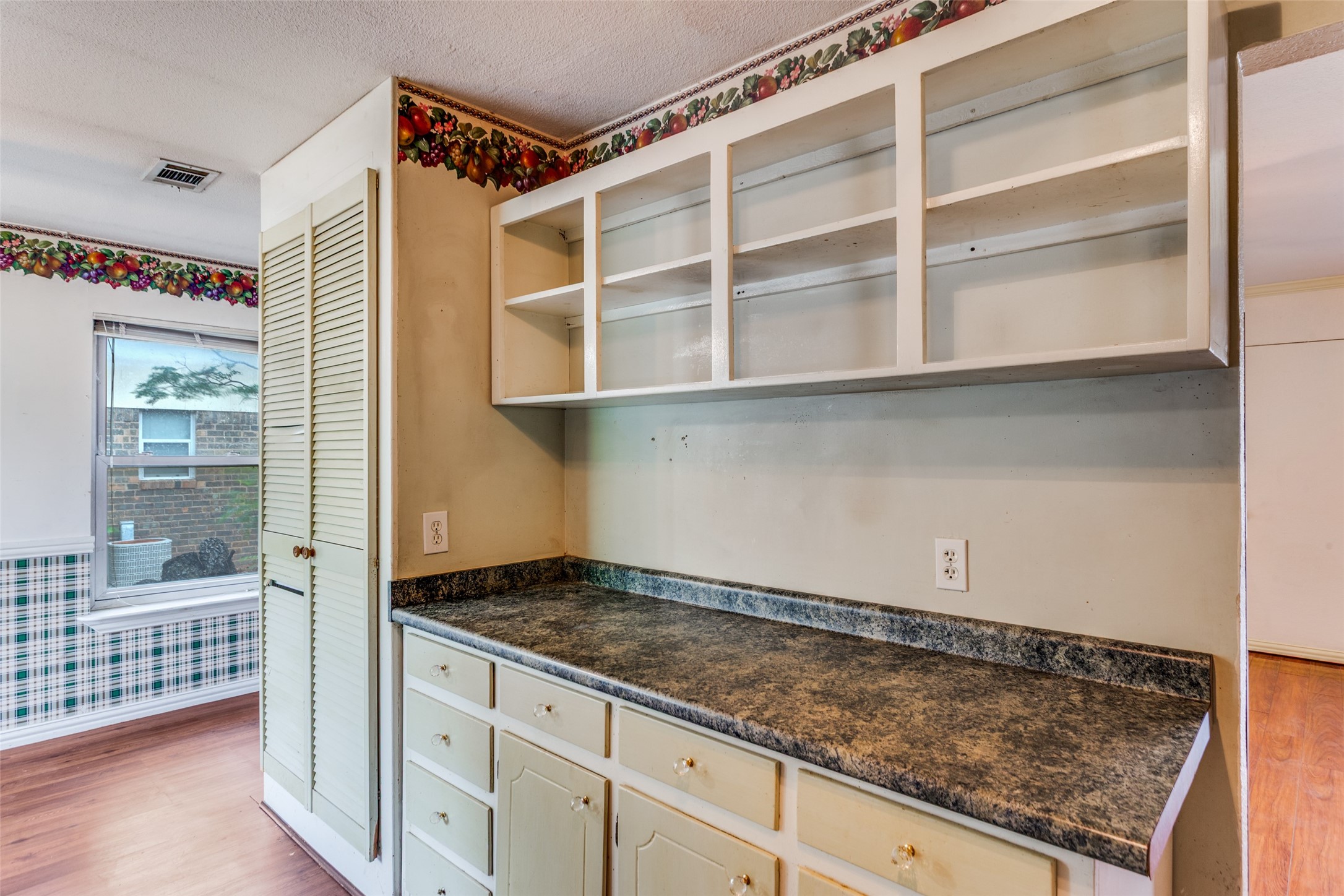 209 Teeter Drive Crowley TX 76036