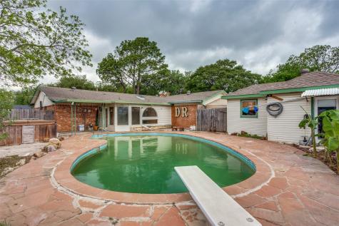 209 Teeter Drive Crowley TX 76036