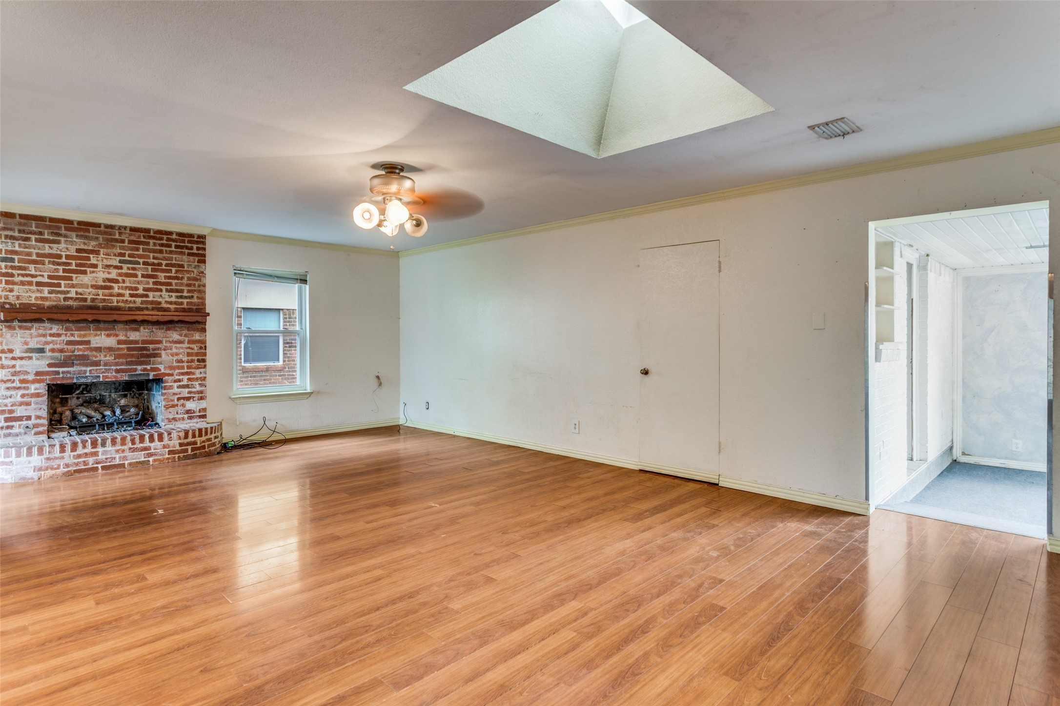 209 Teeter Drive Crowley TX 76036