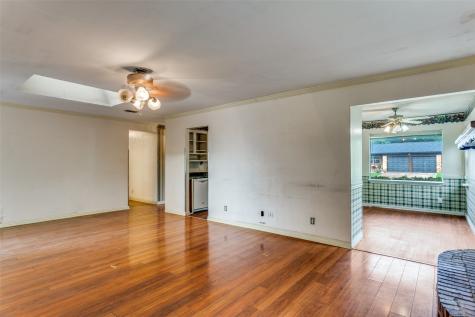 209 Teeter Drive Crowley TX 76036
