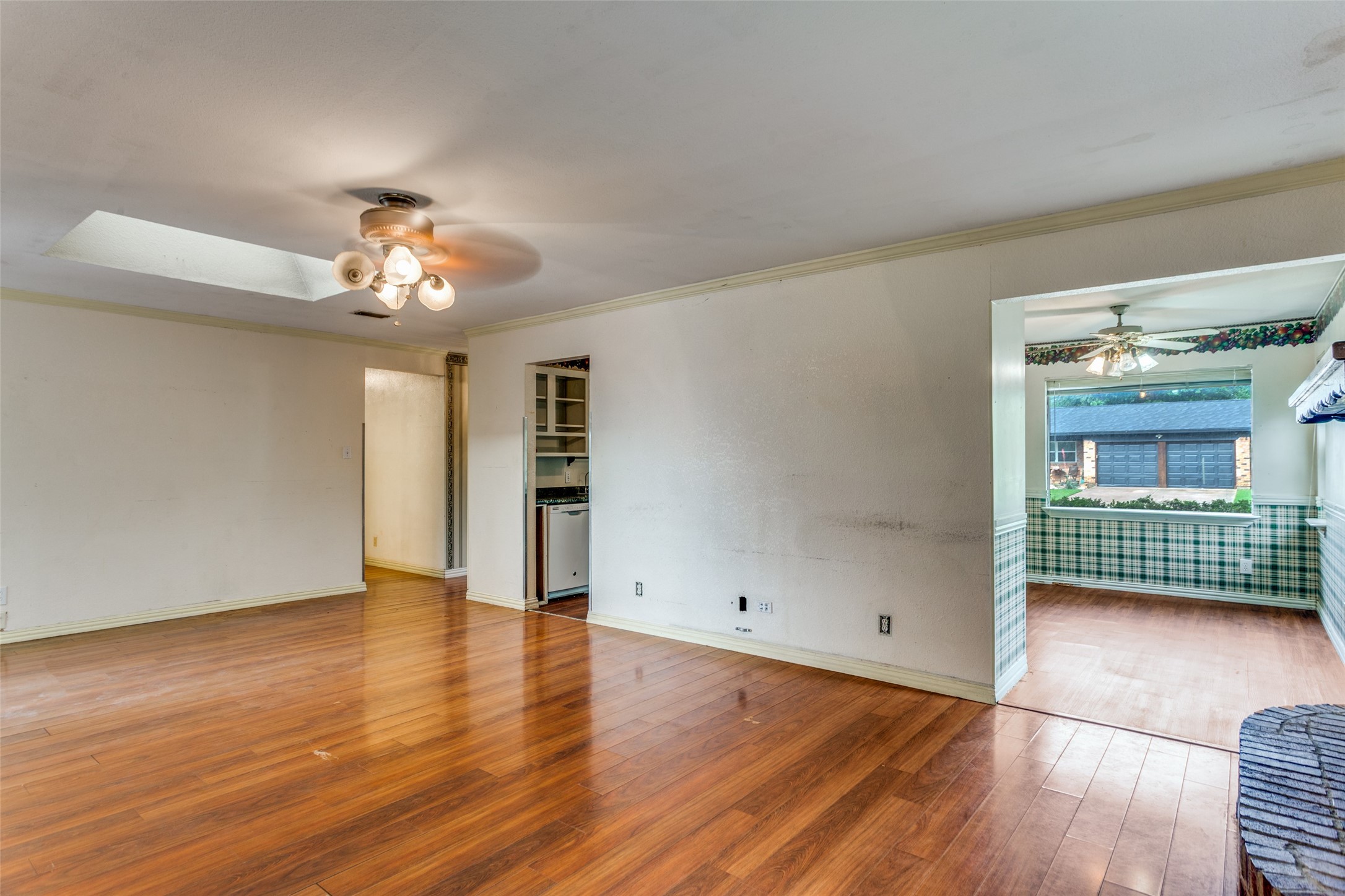209 Teeter Drive Crowley TX 76036