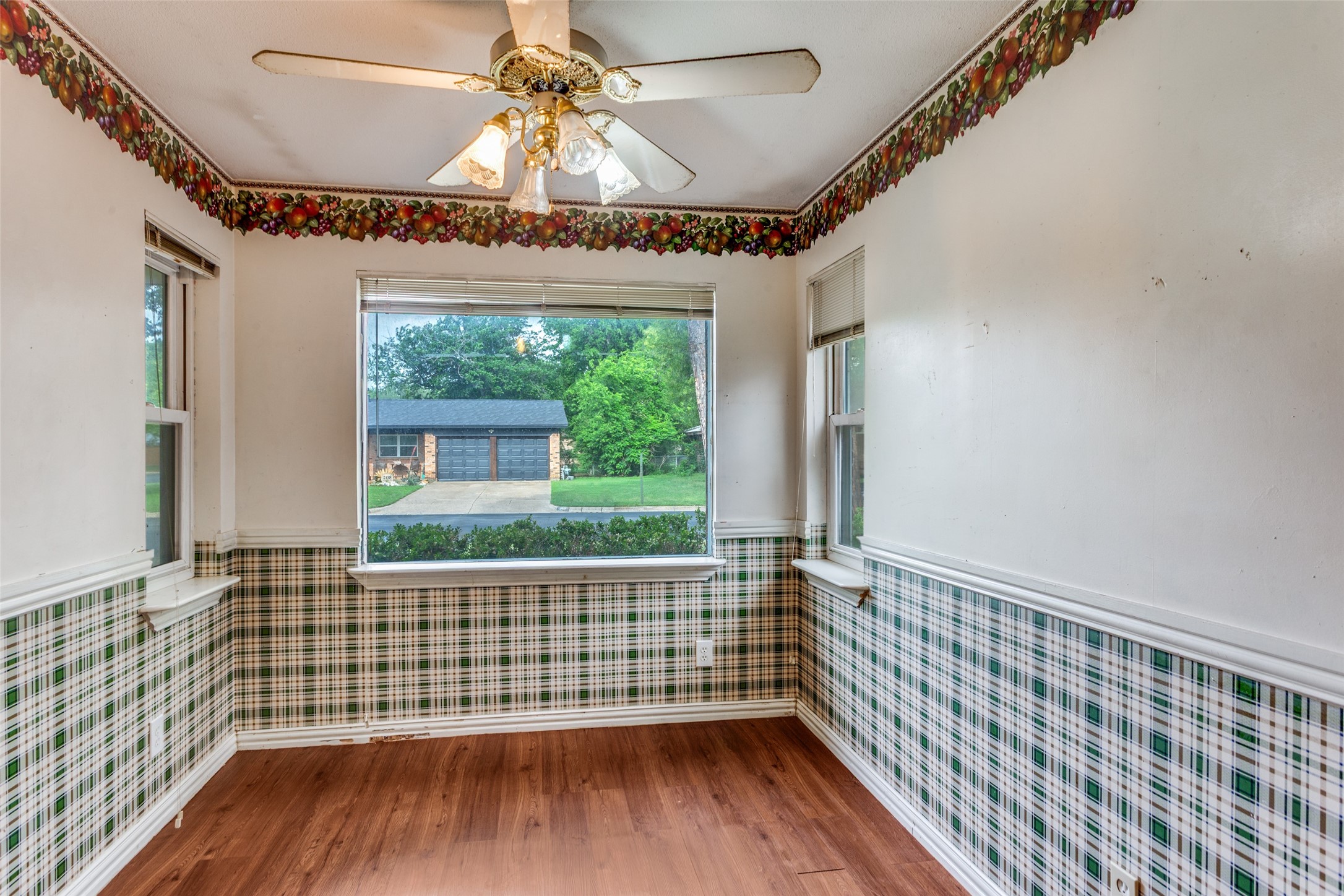 209 Teeter Drive Crowley TX 76036